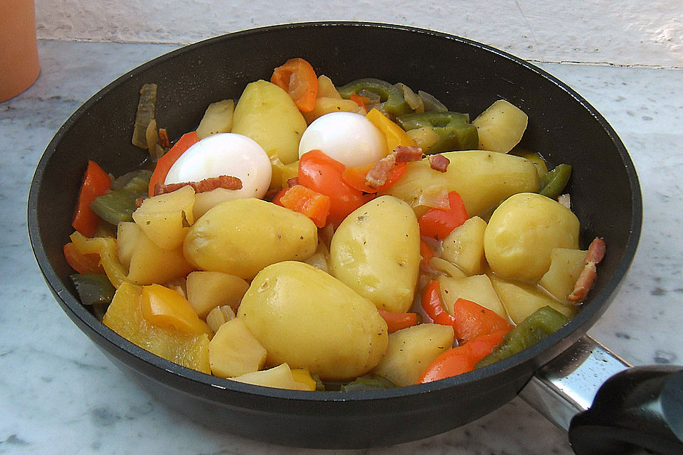 Warmer Paprika-Zwiebel-Salat