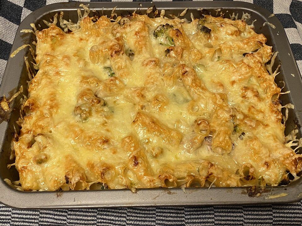 Thunfisch-Nudelauflauf mit Brokkoli von Champanja| Chefkoch