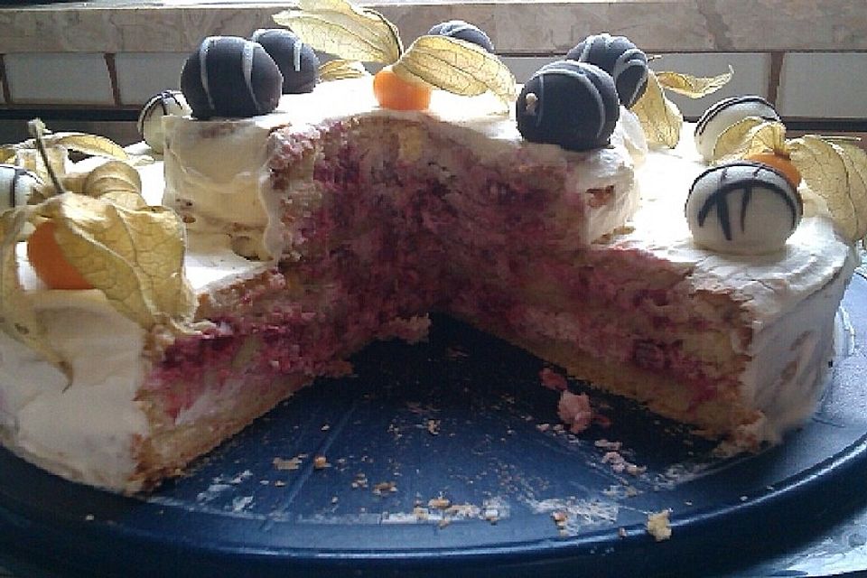 Himbeer-Sahne Torte