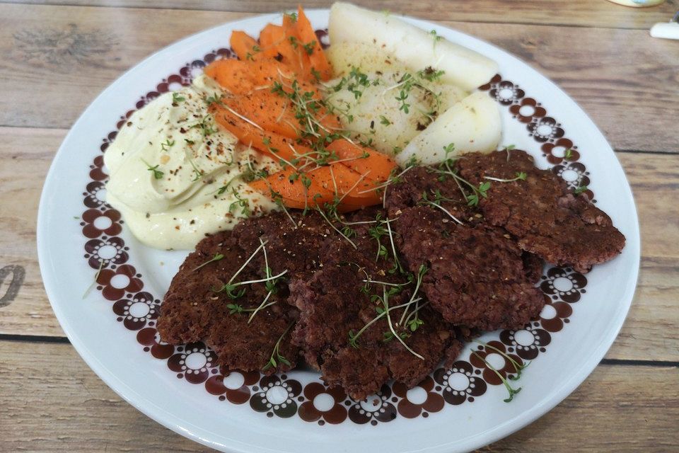 Patties oder Bratlinge aus Bohnen, Haferflocken und Quark