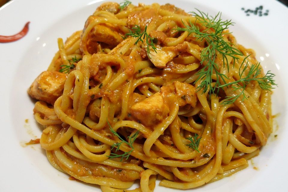 Tagliatelle al Salmone