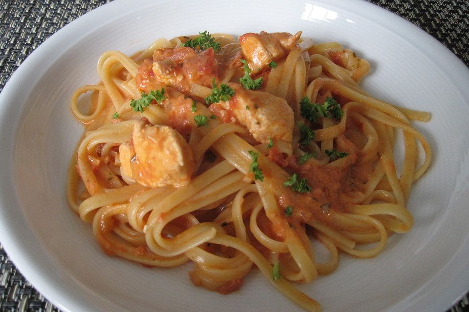 Tagliatelle al Salmone