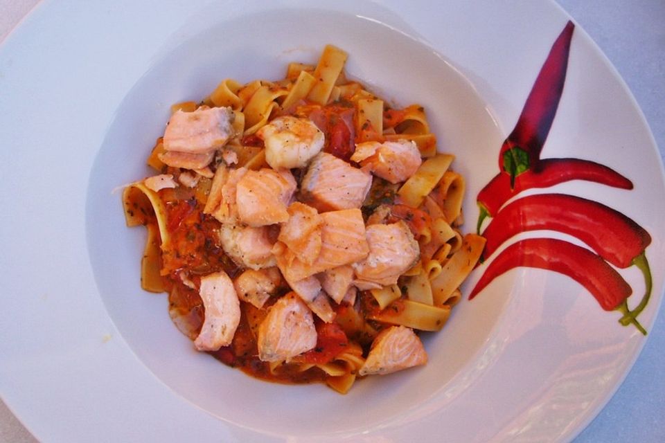 Tagliatelle al Salmone