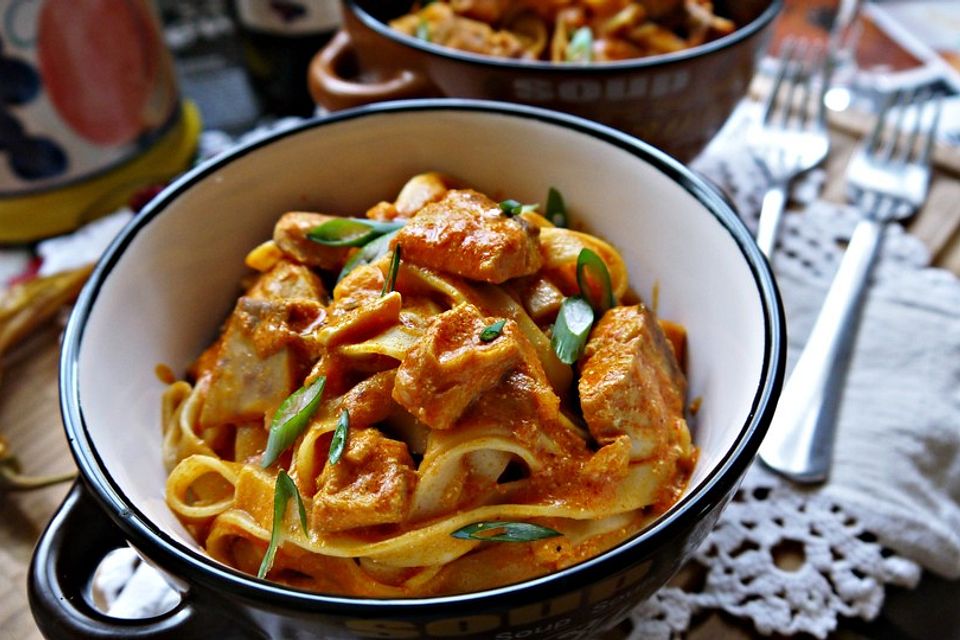 Tagliatelle al Salmone