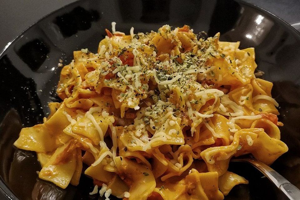 Tagliatelle al Salmone