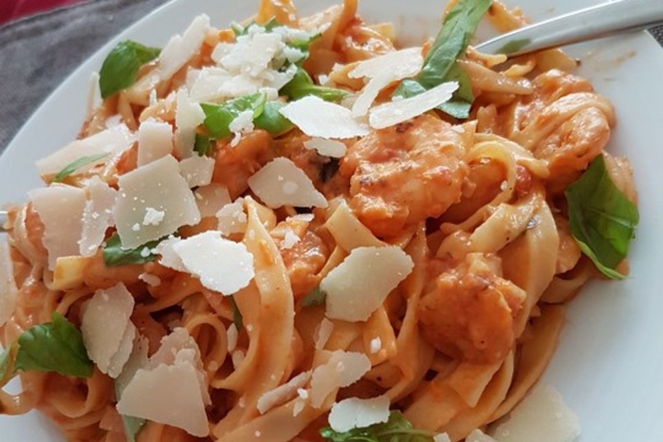 Tagliatelle al Salmone