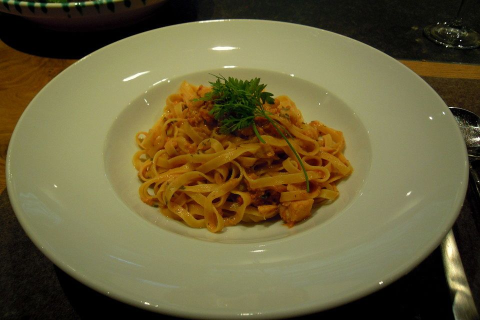 Tagliatelle al Salmone