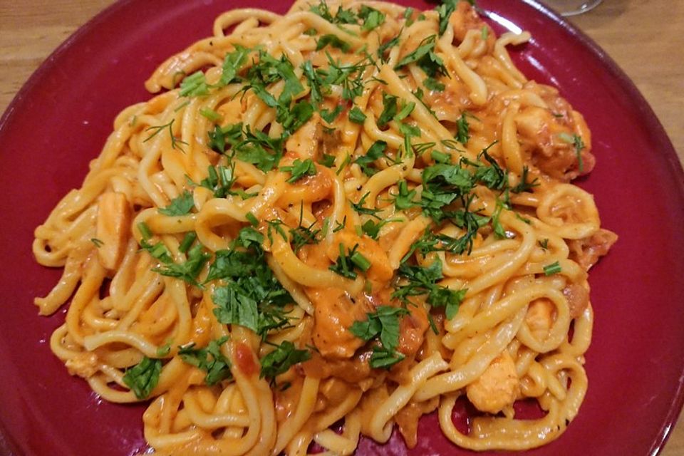 Tagliatelle al Salmone