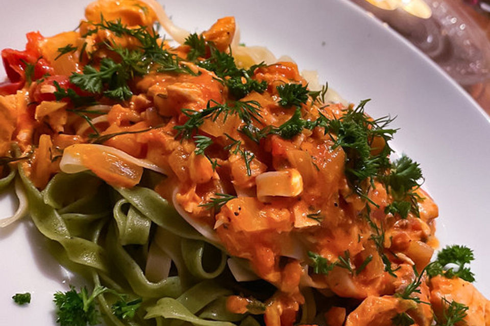 Tagliatelle al Salmone