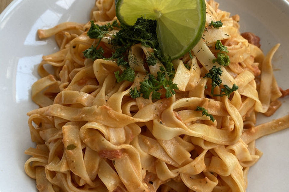 Tagliatelle al Salmone