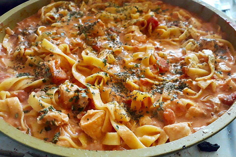 Tagliatelle al Salmone