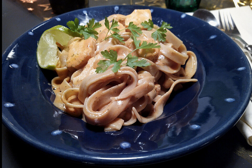 Tagliatelle al Salmone