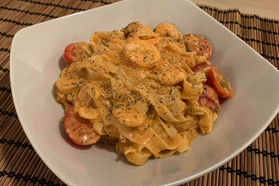 Tagliatelle al Salmone