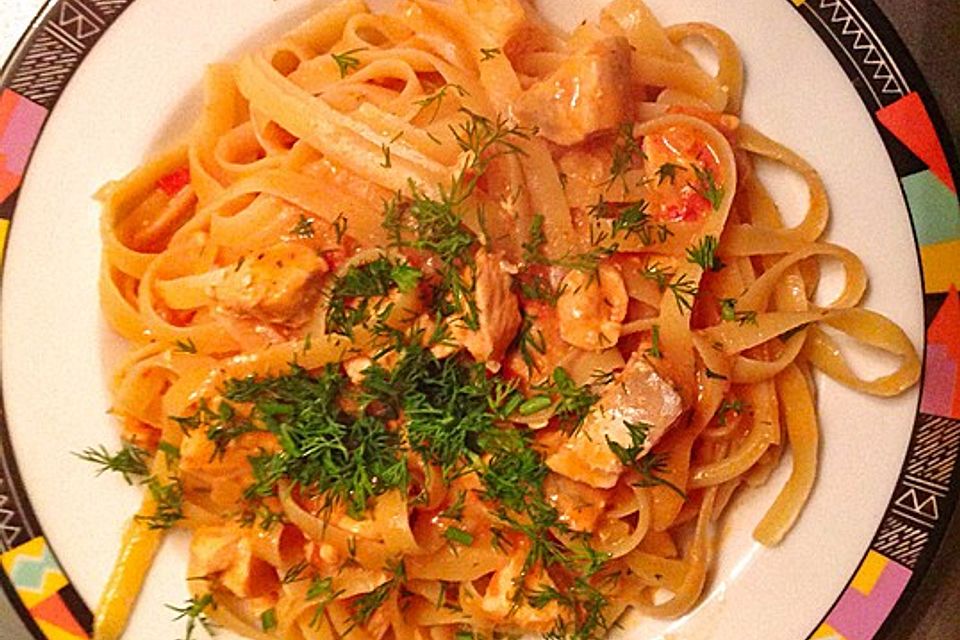 Tagliatelle al Salmone