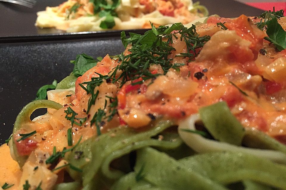 Tagliatelle al Salmone