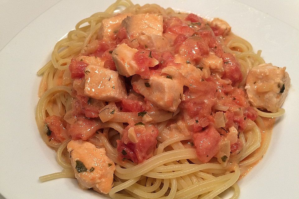 Tagliatelle al Salmone