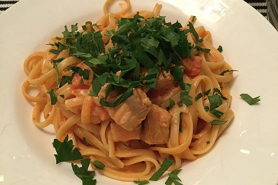 Tagliatelle al Salmone