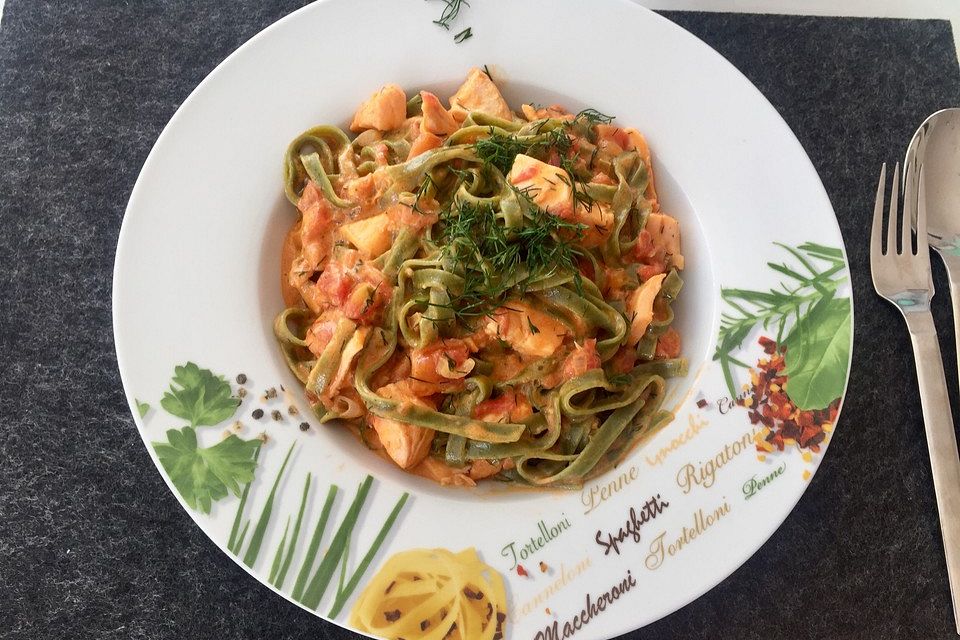 Tagliatelle al Salmone