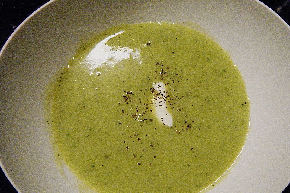 Lios Zucchini-Gurken-Suppe