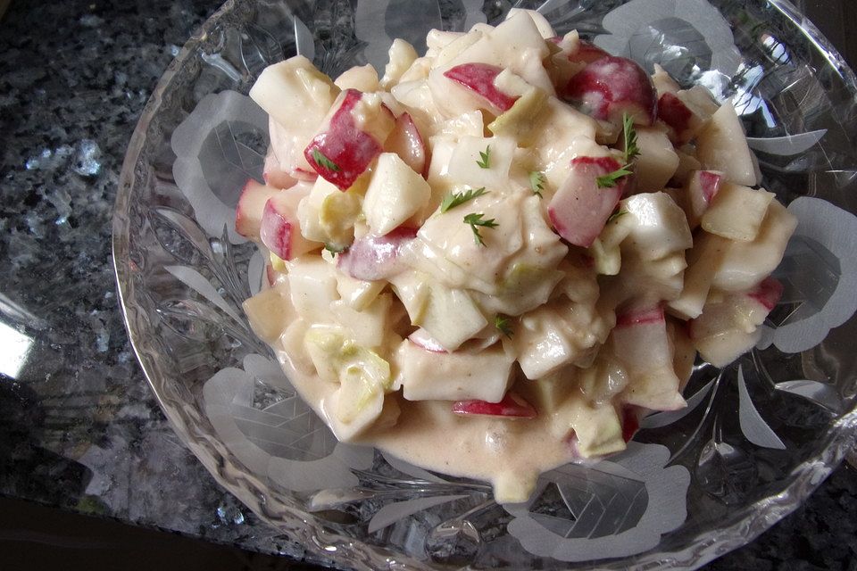 Radieschensalat mit Joghurt und Schnittlauch