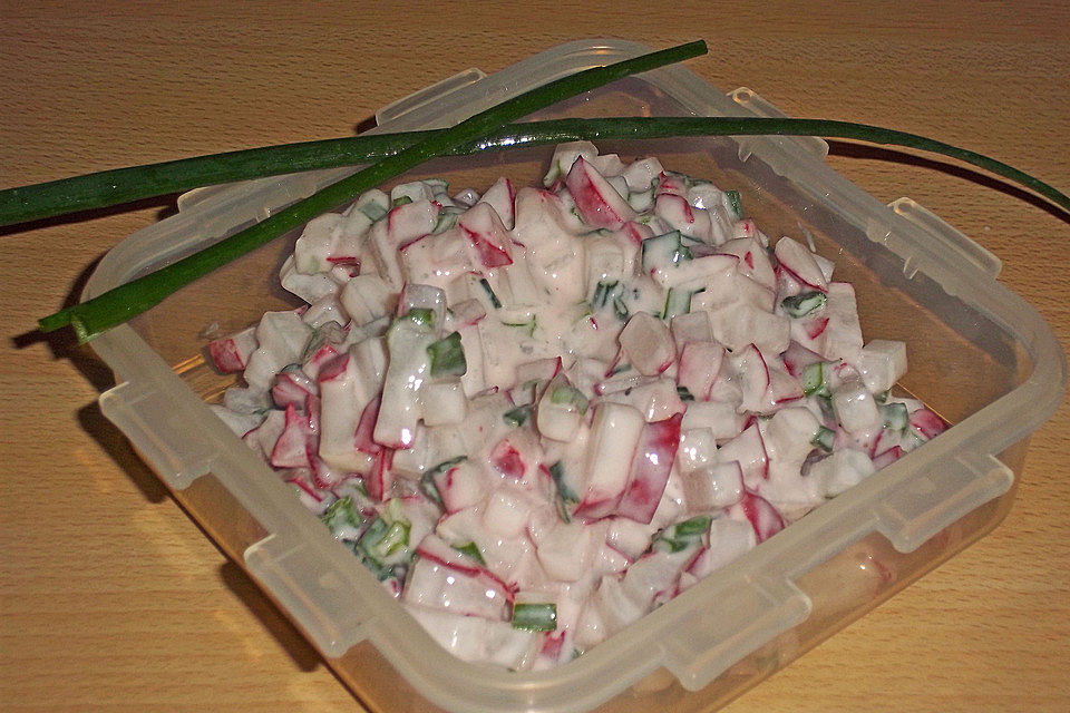 Radieschensalat mit Joghurt und Schnittlauch