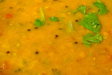 Dhal - Rote Linsensuppe mit Ingwer