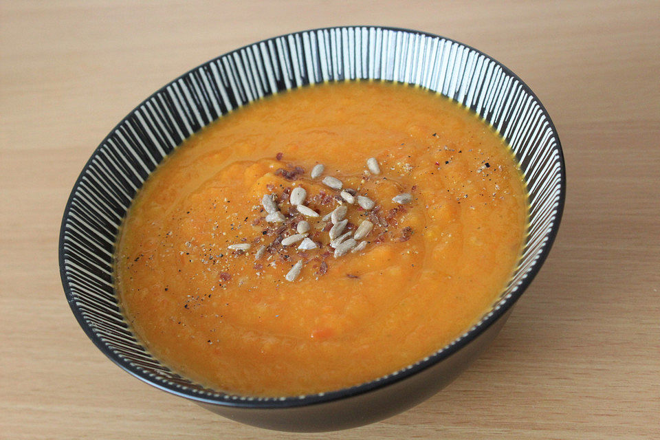 Karotten-Kokos-Suppe mit Ingwer