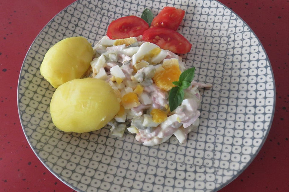 Nicis Fleisch-Eier-Wurst Currysalat