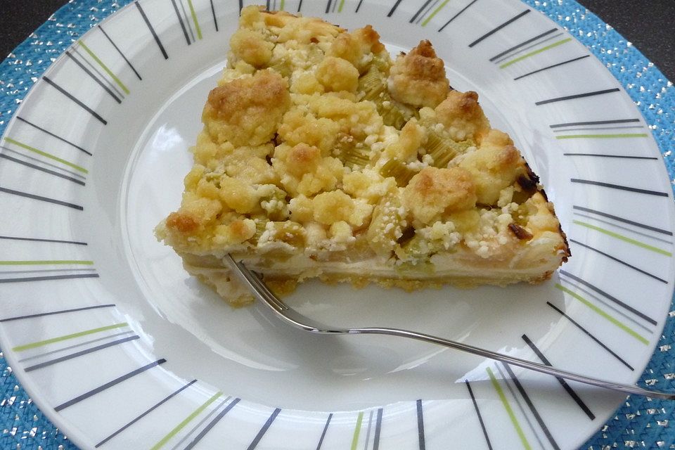 Rhabarberkuchen mit Vanilleguss