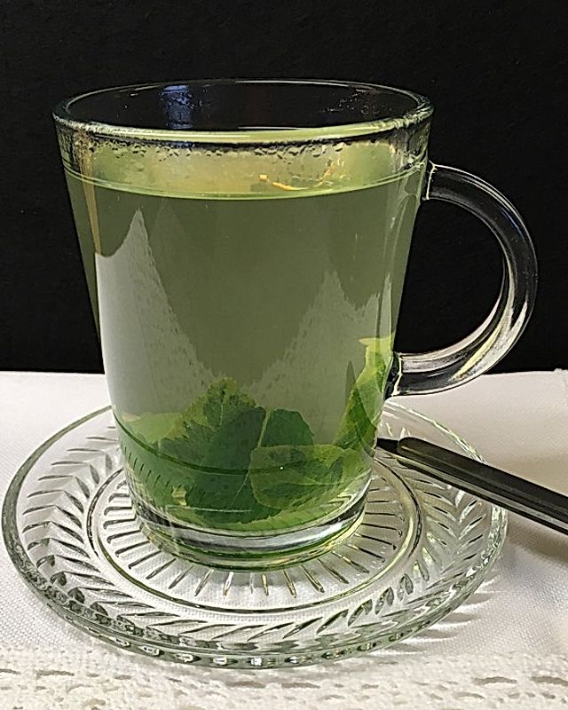 Salbei-Pfefferminz-Zitronenmelissen Tee