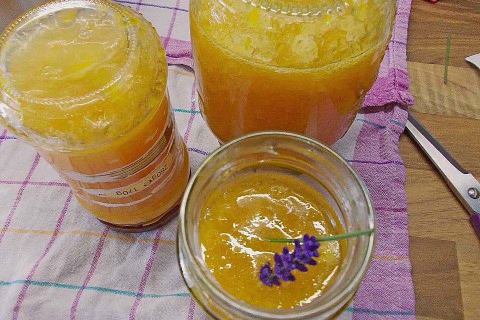 Aprikosen-Birnen-Apfel Marmelade mit Lavendel