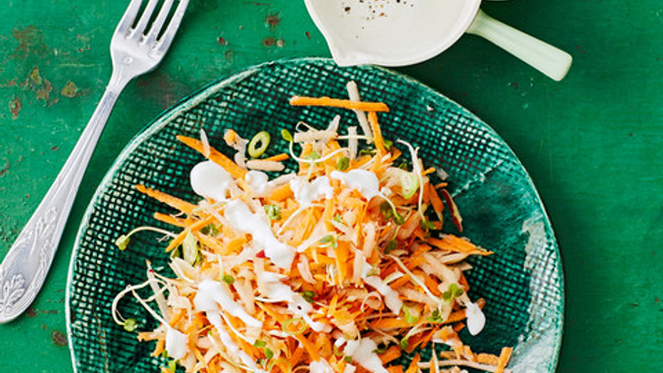 apfel-m-hren-rohkost-mit-kohlrabi-und-sonnenblumensprossen