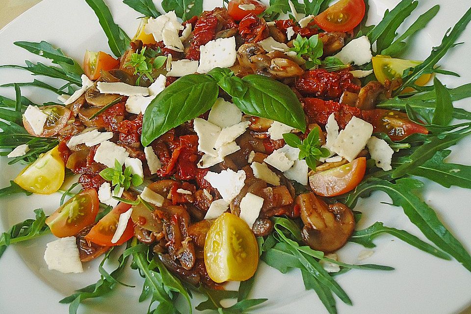 Gabis italienischer Champignonsalat mit getrockneten Tomaten