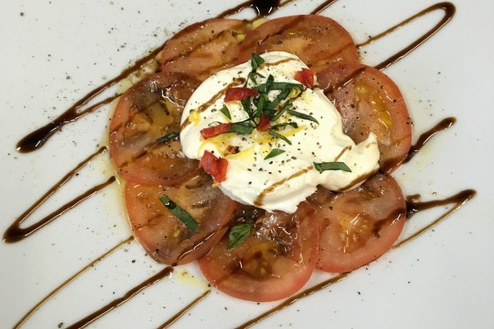 Tomaten-Carpaccio mit gebackenem Ziegenkäse