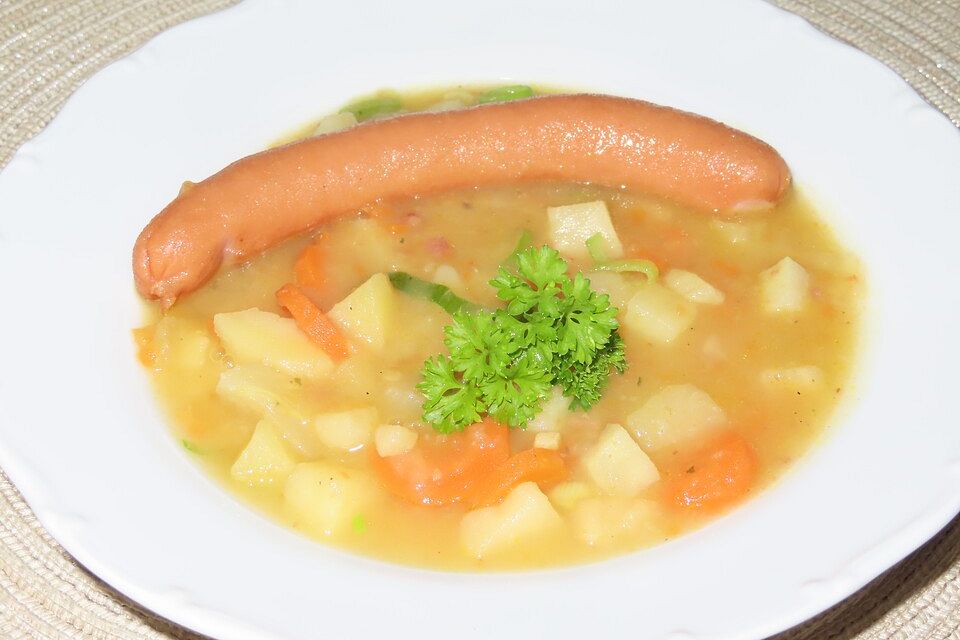 Kartoffelsuppe mit Knacker