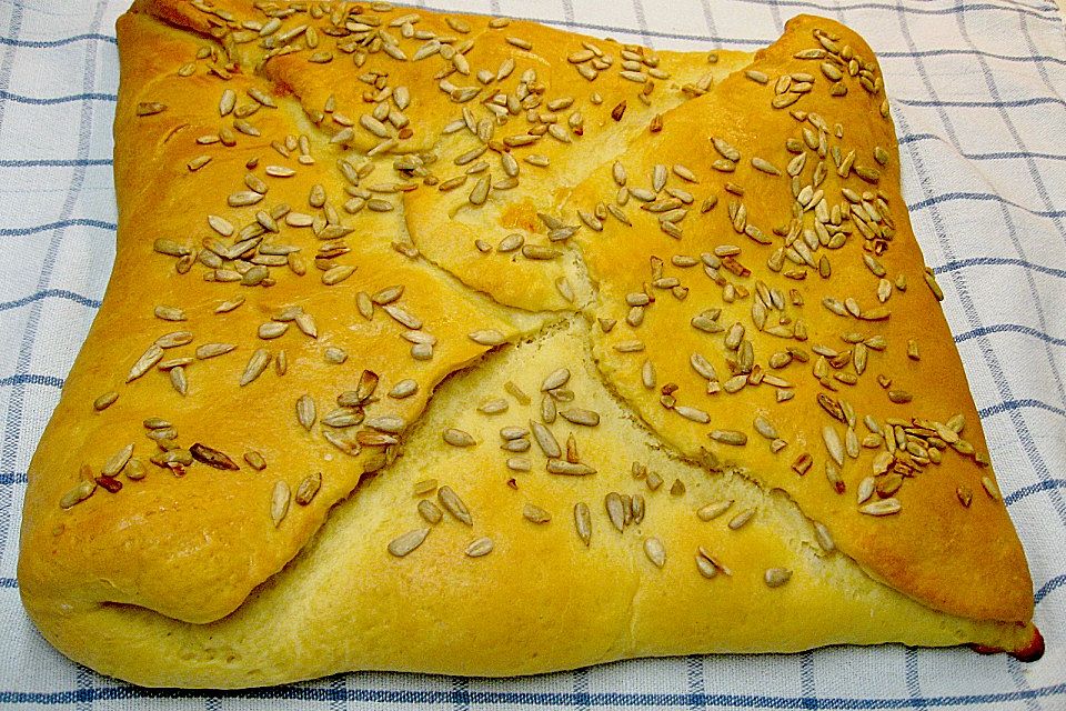 Partybrot mit 4 - Käsefüllung