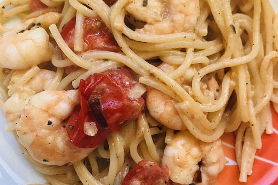 Spaghetti mit Garnelen in Sahnesoße