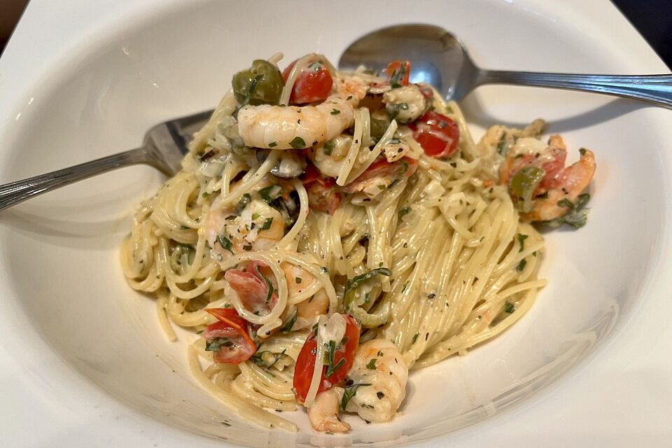 Spaghetti mit Garnelen in Sahnesoße