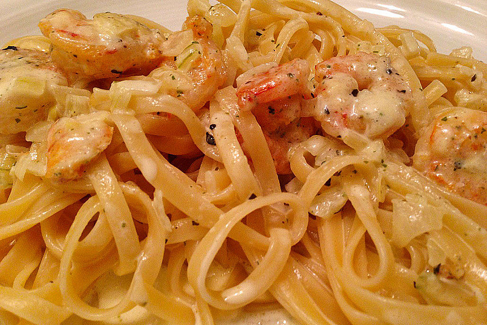 Spaghetti mit Garnelen in Sahnesoße