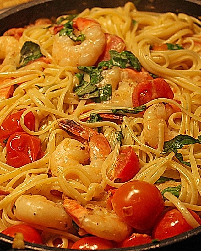 Spaghetti mit Garnelen in Sahnesoße