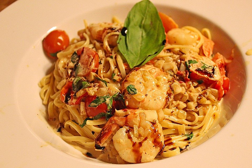 Spaghetti mit Garnelen in Sahnesoße