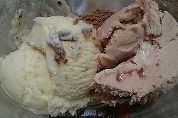 Kirsch-Sahne-Eis