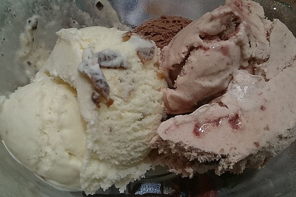 Kirsch-Sahne-Eis