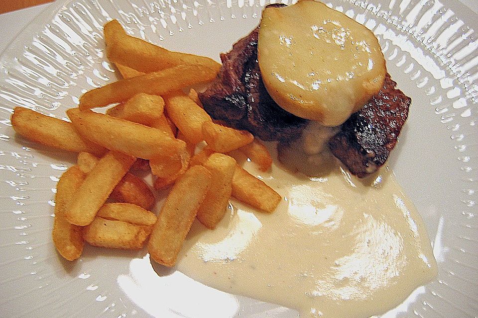 Roquefort - Birnen auf Steaks