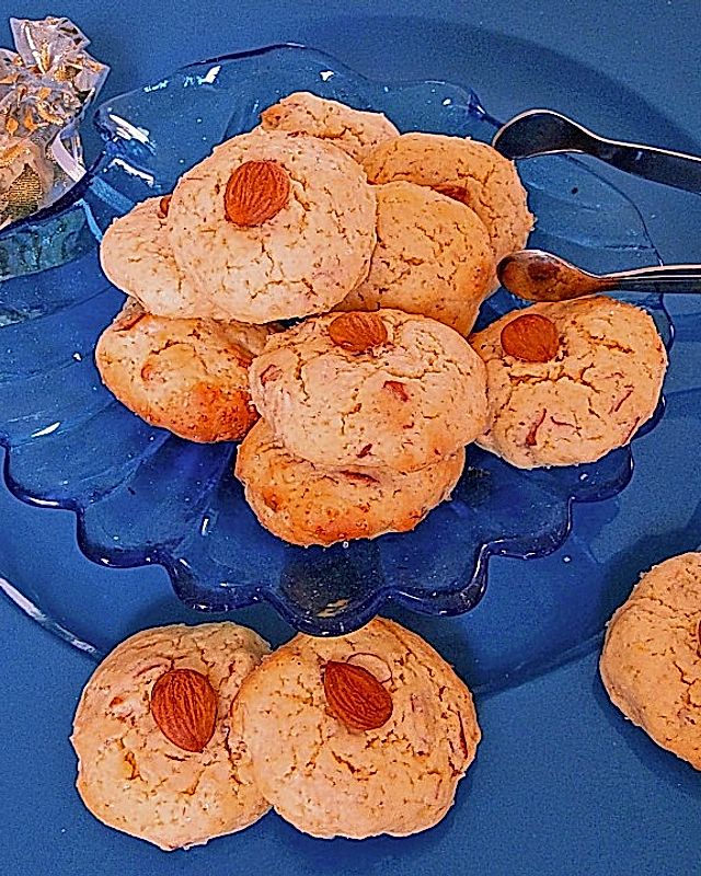 Aprikosenkern-Kekse mit Tonkabohne