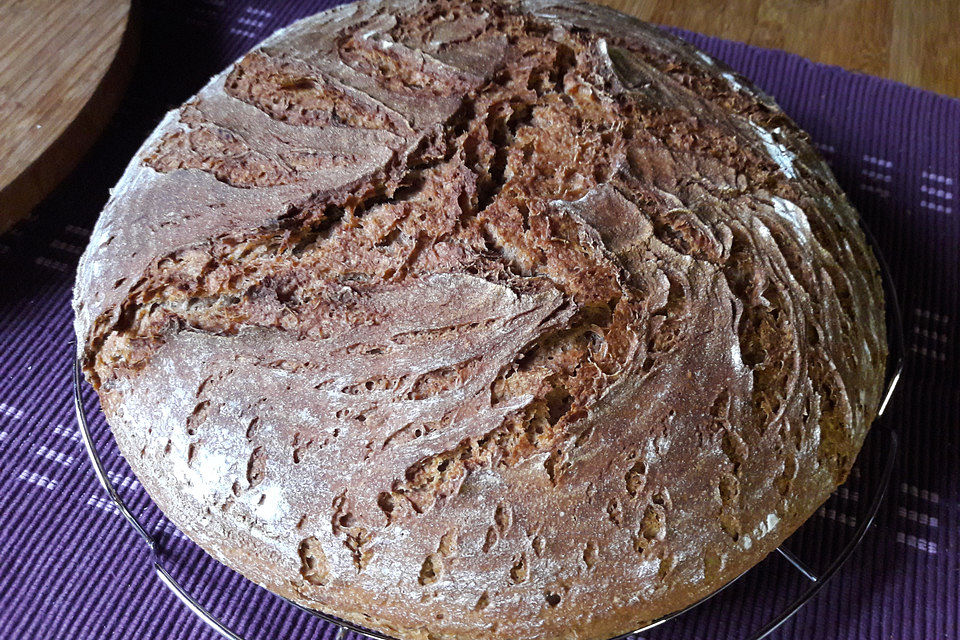 Einfaches Roggensauerteigbrot für jeden Tag