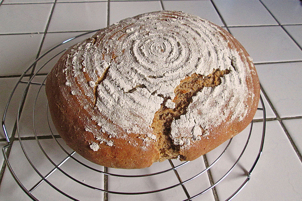 Einfaches Roggensauerteigbrot für jeden Tag