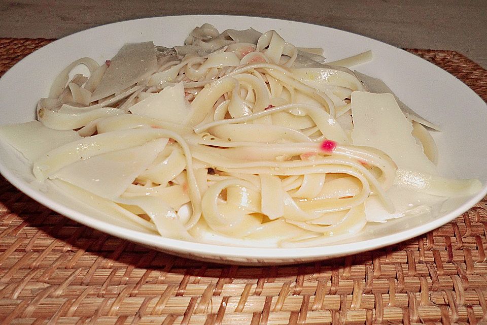 Tagliolini mit Zitronensauce