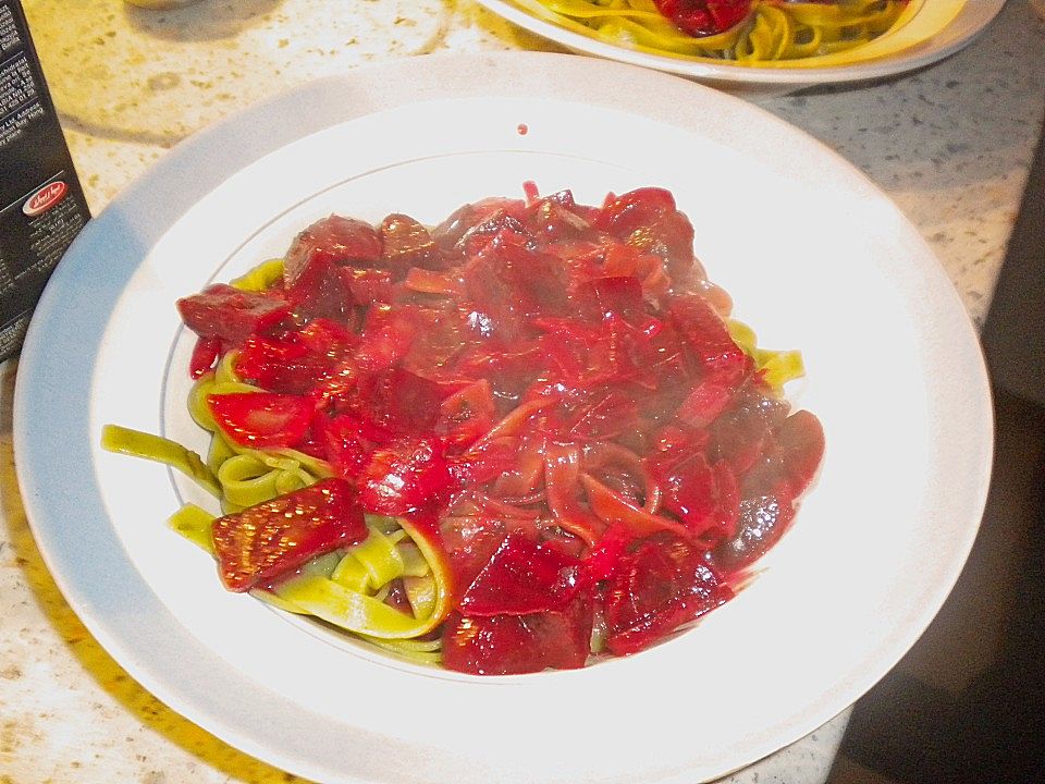 Ernies grüne Tagliatelle mit Rote Bete-Meerrettich-Sauce von Ernie91 ...