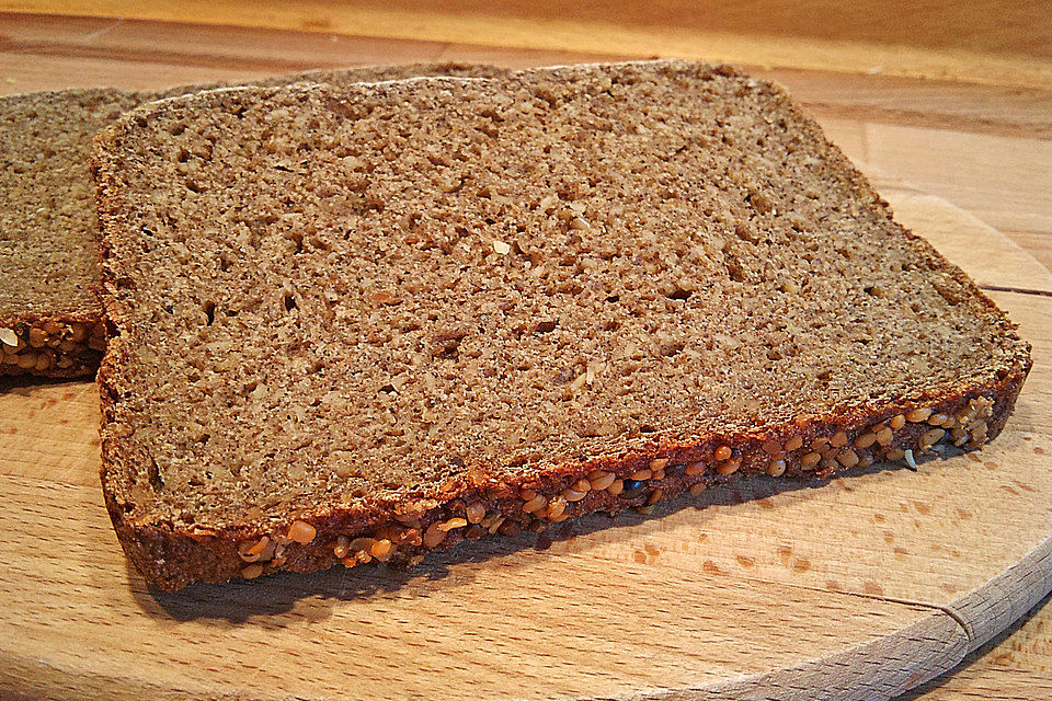 Dinkel-Hanf-Brot